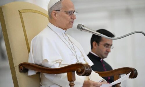 Katechéza Leva XIV.: Cirkev je zároveň ľudská aj božská skutočno