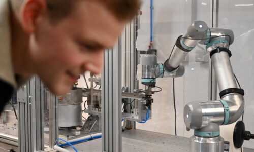 Umelá inteligencia môže pracovné miesta skôr vytvárať ako ničiť, hovoria ekonomóvia Európskej centrálnej banky