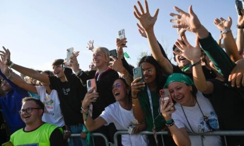 Medzinárodná teologická komisia: Budúcnosť ľudstva je vo vzťahoch, nie v technológii