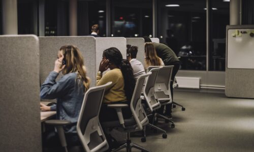 FCC floats English proficiency rule for customer service lines