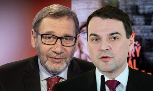 Töpfer se obul do Macinky a daroval mu Rudé právo. Za co asi krabici dostal, rýpl si ministr