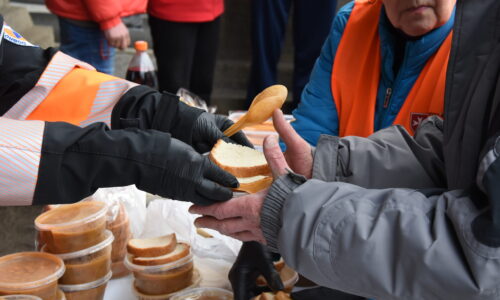 Teplú polievku podávajú každú sobotu