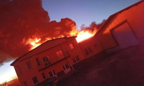 Na Záhorí v Moravskom Svätom Jáne horí hala konzervárne