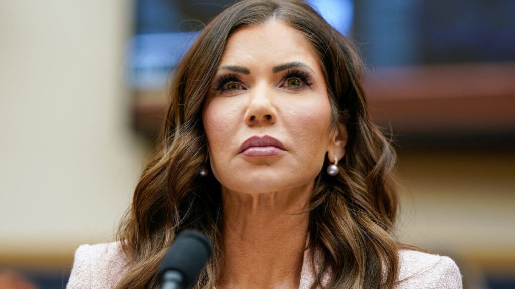 Trumpov kabinet sa začal rozpadať