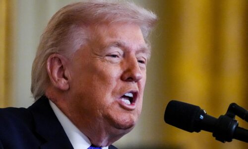 Zelenskyj musí uzavrieť dohodu, Putin je pripravený, povedal Trump. Za prekážku označil ukrajinského lídra