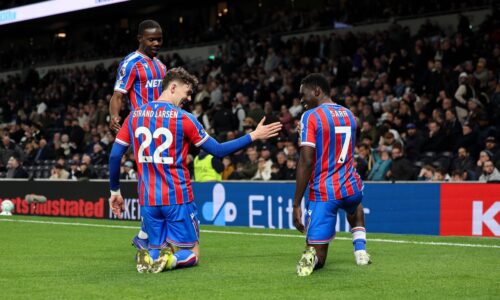 Červená karta rozhodla o výsledku. tottenham si vedenie neudržal, na domácej pôde opäť vyhorel