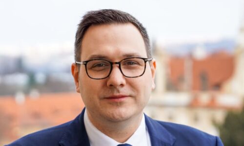 Lipavský: Írán je šampion v porušování mezinárodního práva, za Chameneího slzy ronit nebudu