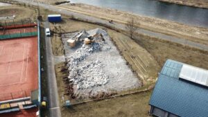 Začali búrať športovisko, na jeho mieste vyrastie moderný areál. v metropole liptova ho otvoria už leto