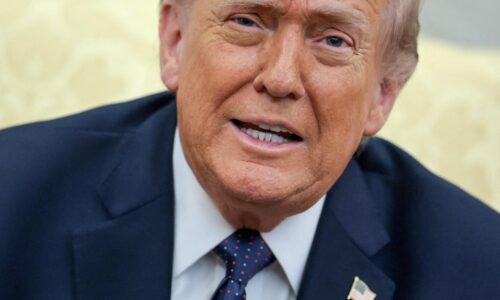 Vláda USA po kritike zverejnila obvinenia proti Trumpovi v spisoch o Epsteinovi