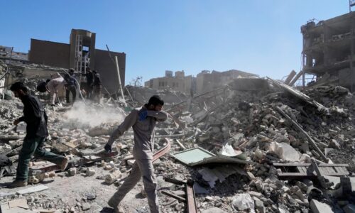 Izraelská armáda dnes zasiahla v Iráne vyše 400 cieľov vrátane odpaľovacích zariadení, tvrdia jej zástupcovia