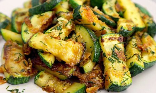 Sie sind so lecker! Ich habe diese Zucchini den ganzen Sommer lang zubereitet! Rezept in 5 Minuten!