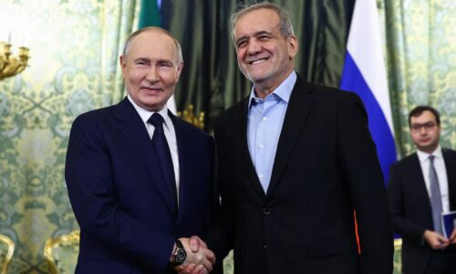 Putin telefonoval s iránskym prezidentom. Vyjadril Pezeškijánovi sústrasť v súvislosti s Chameneího smrťou