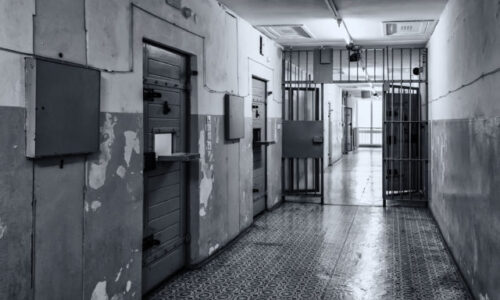 Podmienky vo väzniciach sa zlepšili, problémom však zostáva financovanie a nedostatočná kontrola
