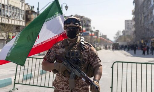 Studená sprcha pro Trumpa: Ani dlouhá válka režim v Íránu nesesadí, odhaluje tajná zpráva