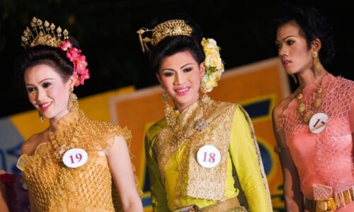 Thajsko jako ráj pro ladyboye? Pomáhá jim buddhistická tradice, přesto čelí těžkostem