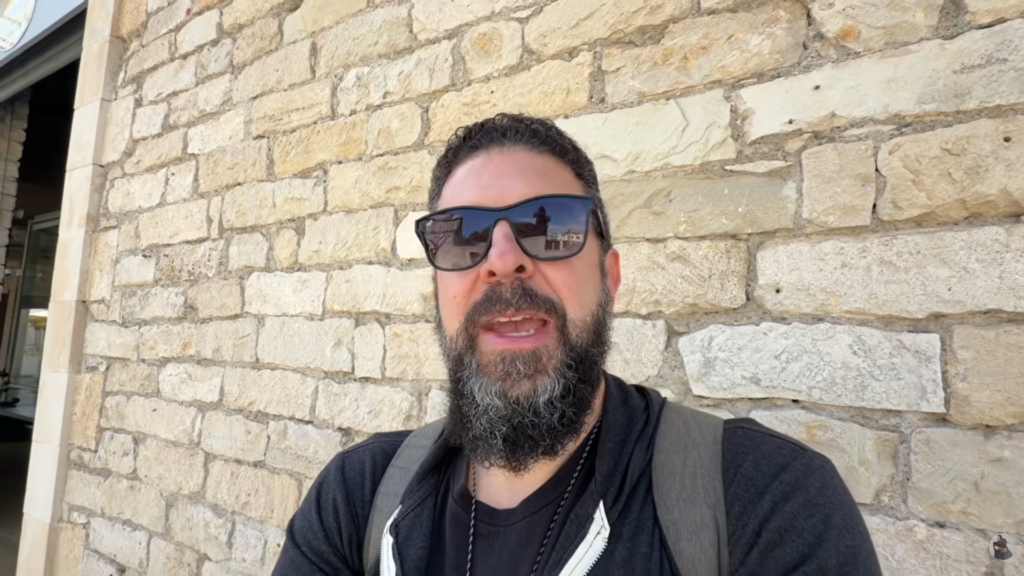 Alex christophorou: zelenskij panikári, že ukrajina nedostane európsku pôžičku