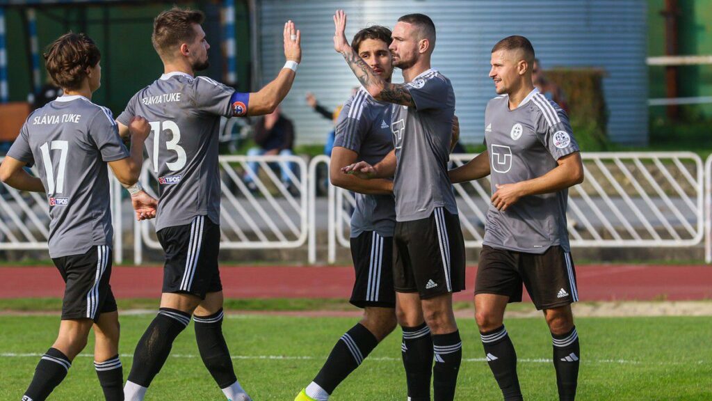 Ľubovňa prehrala v súboji tabuľkových susedov. zvolen bol blízko troch bodov, petržalka udrela v závere