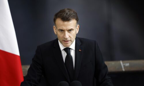 Macron po vyslaní francúzskych vojnových lodí navštívi Cyprus