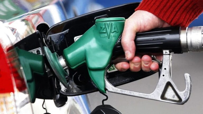 Přehledně: jak jezdit levněji? osm rad pro dobu, kdy ceny u benzinek letí vzhůru