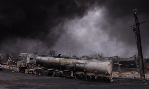 Totální apokalypsa: Zkázu ropného skladu v Teheránu zachytila kamera