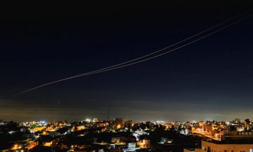 Irán vypálil prvú salvu striel na Izrael po zvolení nového duchovného vodcu