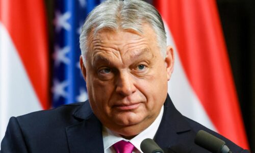 Viaceré čerpacie stanice v Maďarsku hlásia nedostatok nafty. Orbán zvolal radu pre energetickú bezpečnosť