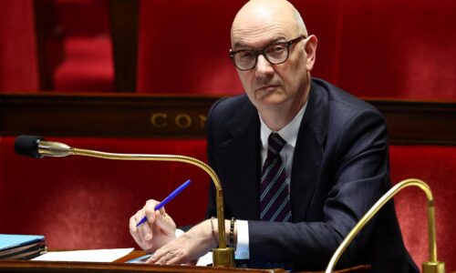 Skupina G7 zatiaľ nerozhodla o uvoľnení ropy z rezerv, uviedol francúzsky minister