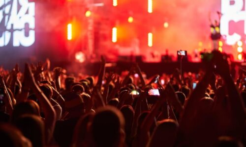 Zemřel známý hudebník Dot Rotten. Spolupracoval s Edem Sheeranem, vystoupil i v Česku