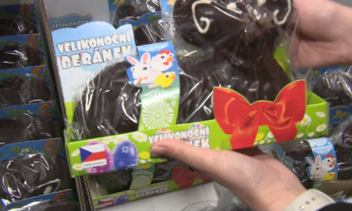 Velikonoce se rychle blíží. Na kolik vyjde nákup a vyplatí se vyrazit za hranice?