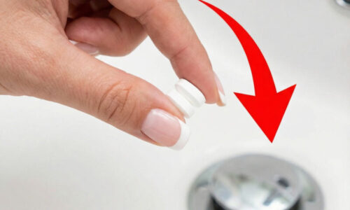 Vezmite túto jednu tabletku z lekárničky a hoďte ju do umývadla: Funguje to tak rýchlo, že drahý čistič potrubia môžete rovno vyhodiť!