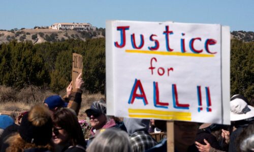 Vyšetrovatelia začali v Novom Mexiku prehľadávať Ranč Zorro, ktorý patril Epsteinovi