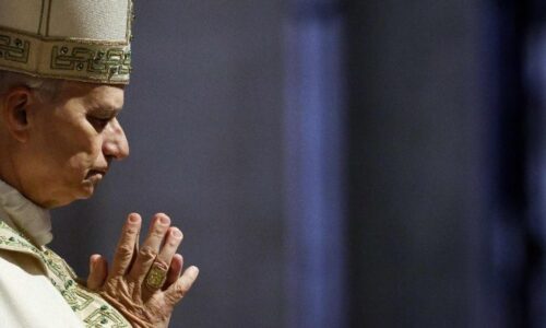 Pápež vyjadruje bolesť nad nevinnými obeťami i deťmi na Blízkom východe