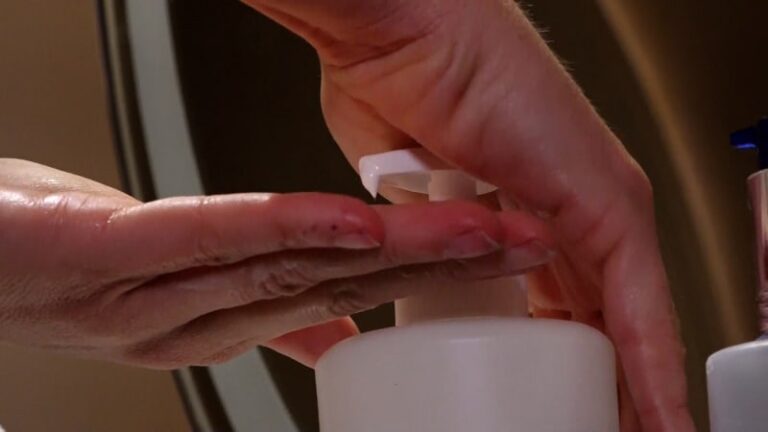 Místo dokonalé zničená. trendy na sítích ničí malým dívkám pleť, experti líčí hlavní problém