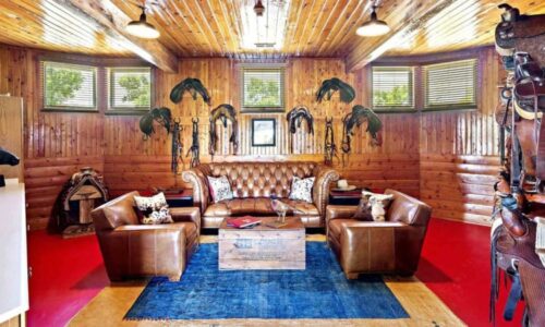 OBRAZEM: Tady se děla ta největší zvěrstva. Epsteinův ranč konečně prohledávají