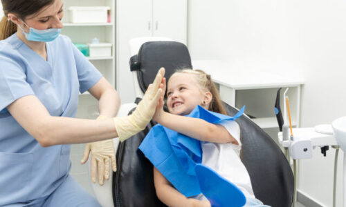 Union: Pečatenie zubov pomáha deťom vyhnúť sa kazom aj vŕtaniu. Benefit však mnohí rodičia ani lekári nevyužívajú naplno