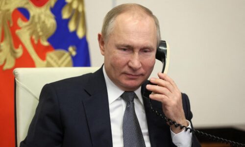 Putin volal s iránskym prezidentom Pezeškijánom, vyzval na deeskaláciu