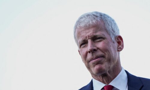 Minister energetiky USA oznámil eskortovanie tankera cez Hormuzský prieliv. Príspevok zmazal, Irán to poprel