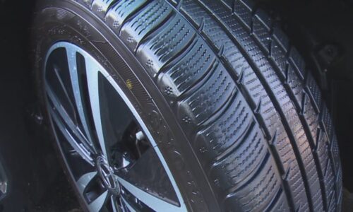 Zima se ještě vrátí, varují meteorologové. Řidičům na letních pneumatikách hrozí tučné pokuty