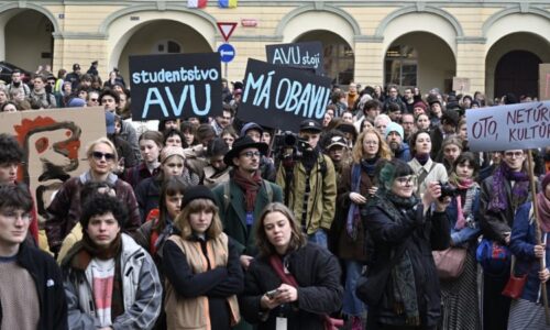 Kulturu nepřejedou, protestovali studenti. Pokud Klempíř nezabrání škrtům, chtějí demisi