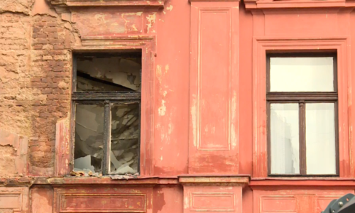 „Bylo mi do breku, to nedávám.“ Místní líčí drama při požáru v Praze, záběry ukazují zkázu