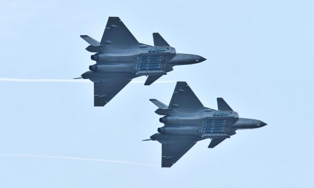 Čínska armáda nečakane zastavila lety okolo taiwanu. analytici nevedia prečo