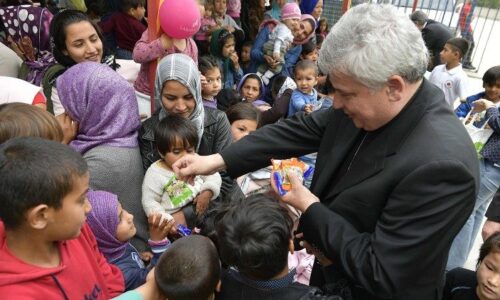 Kard. Krajewski: Chudobní ma naučili žiť evanjelium