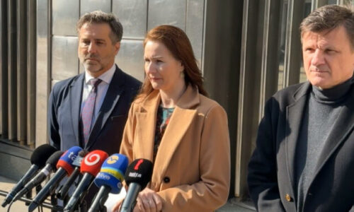 SaS kritizuje predražený nákup traktorov ministerstvom kultúry, podáva trestné oznámenie – VIDEO