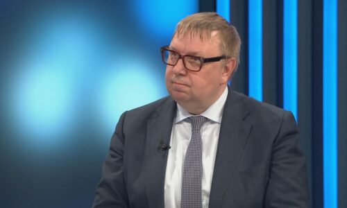 Vyčinil jste za porno i Rajchlovi? ptá se opozice Juchelky. Reaguje na očerňování Pirátů