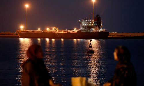 Míny, tankery a potápači sú na rane ako kačičky vo vani. Prečo je tak ťažké brániť Hormuzský prieliv