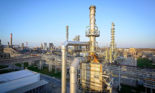 MOL a Slovnaft sa v Bruseli sťažujú na chorvátskeho prevádzkovateľa JANAF. Vyčítajú mu tranzitné poplatky