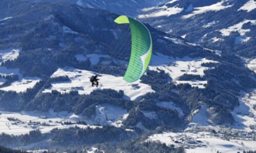 Český paraglidista narazil ve Švýcarsku do skály. Těžkým zraněním podlehl