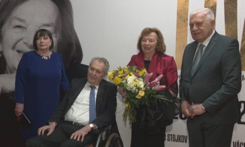 Premiéra Livie: Nesrovnatelná první dáma, vyzdvihl Klaus. Co ocenili Zeman s Bohdalovou?