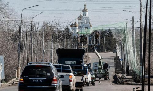 Bránu donbasu pokryli protidronové siete. rusko roztvára čeľuste okolo sloviansku