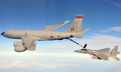 Päť amerických tankovacích lietadiel bolo poškodených pri iránskom raketovom útoku